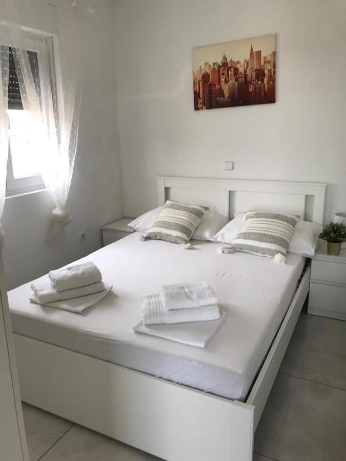 Nelany Apartment Zubovici Luaran gambar