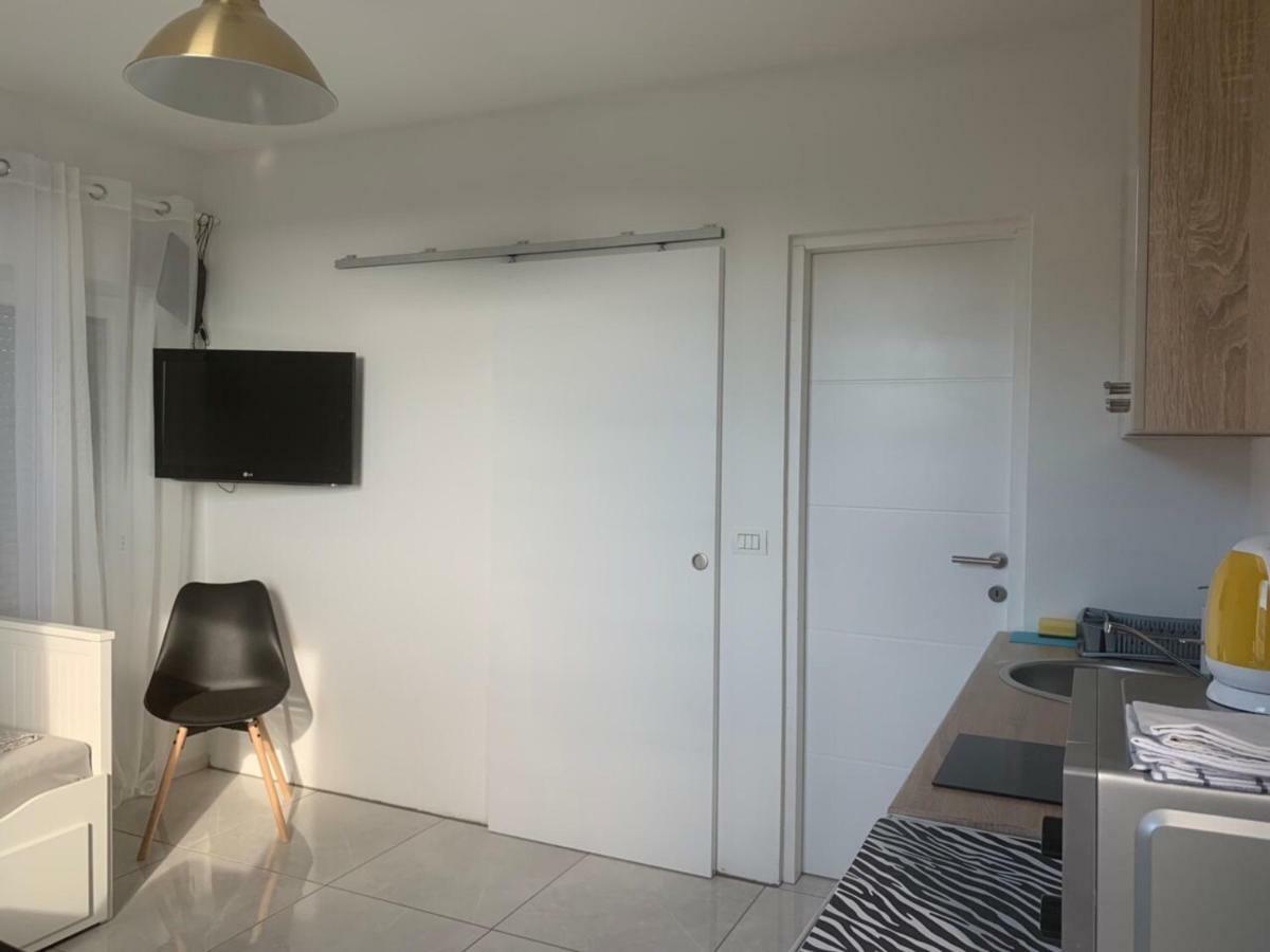 Nelany Apartment Zubovici Luaran gambar