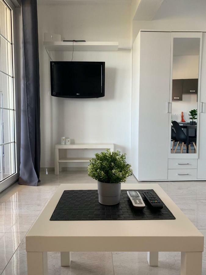 Nelany Apartment Zubovici Luaran gambar