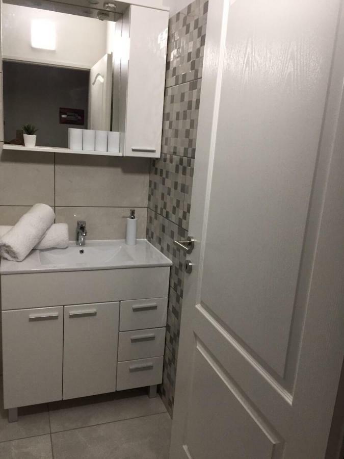 Nelany Apartment Zubovici Luaran gambar