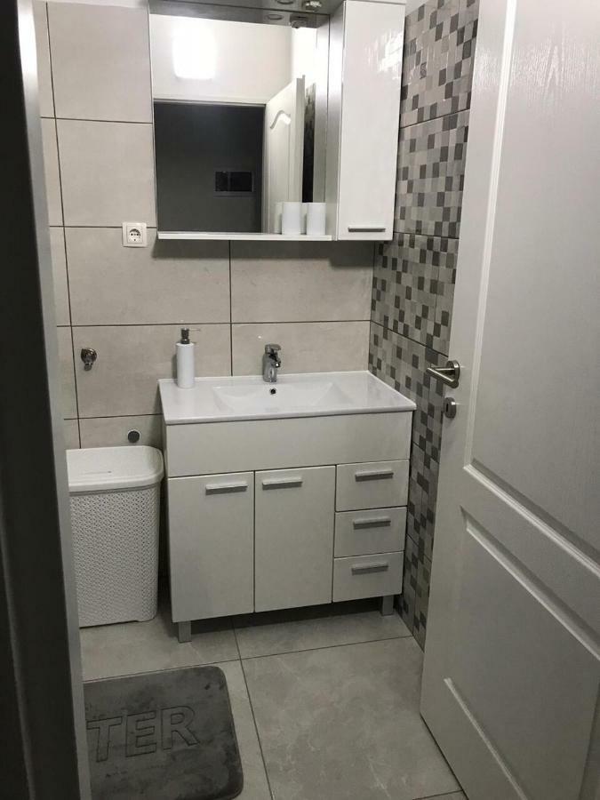 Nelany Apartment Zubovici Luaran gambar