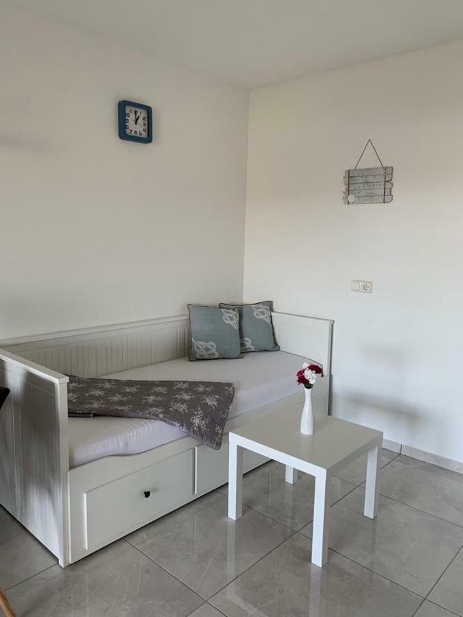 Nelany Apartment Zubovici Luaran gambar