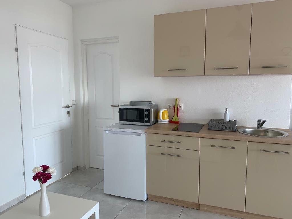 Nelany Apartment Zubovici Luaran gambar